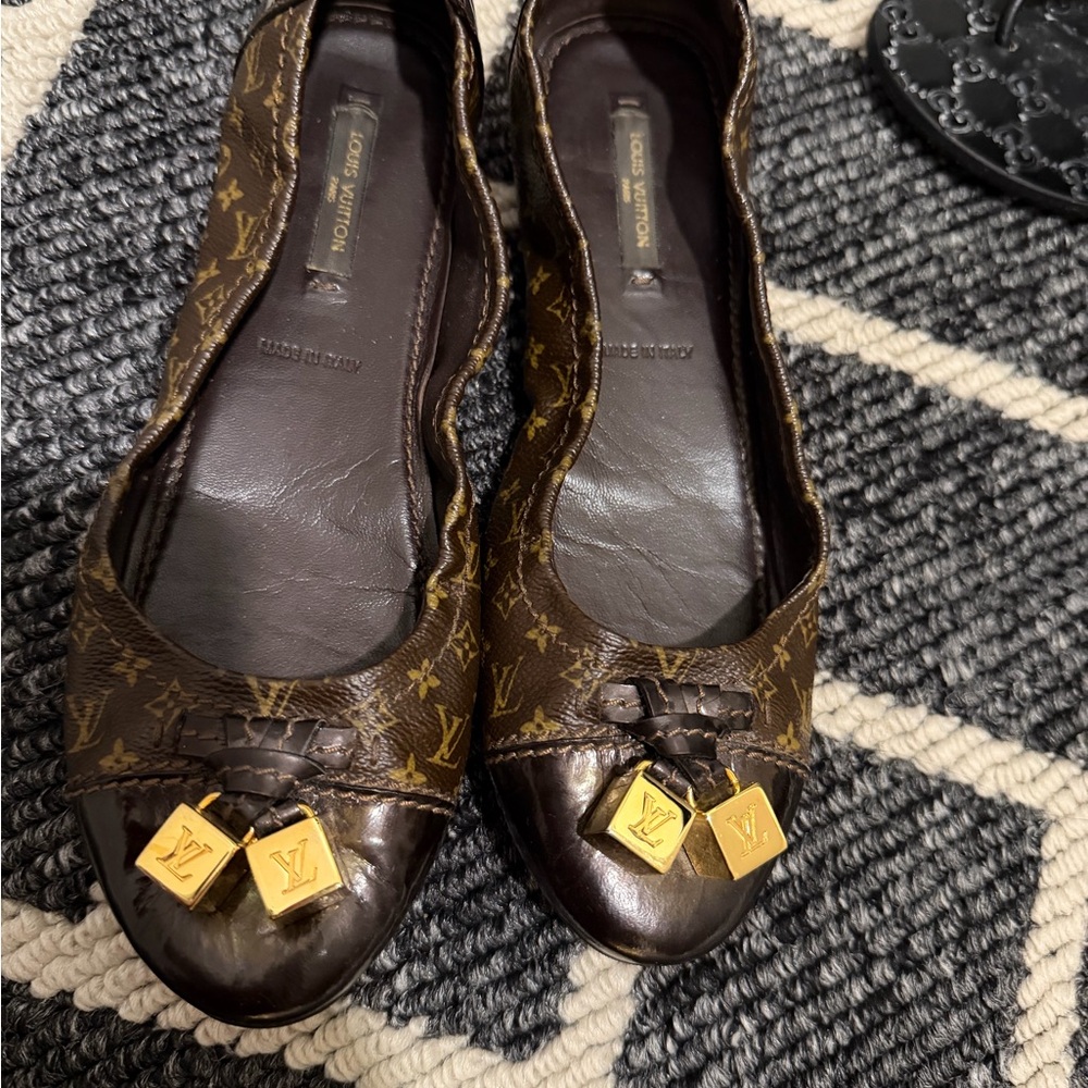 Louis Vuitton Monogram Brown Flats with Gold Accents